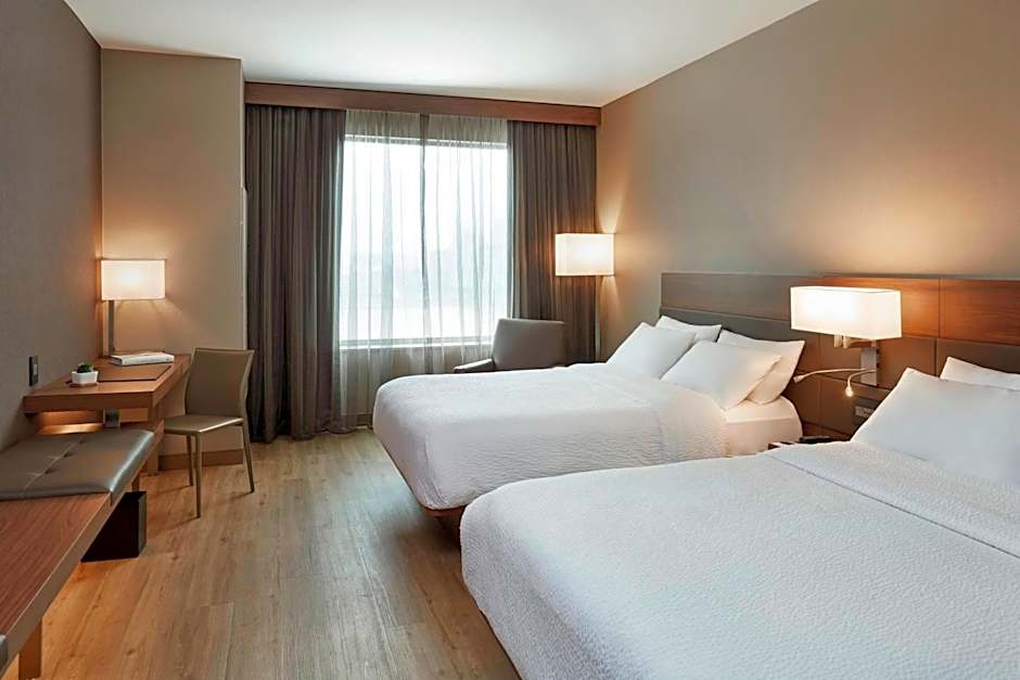 AC Hotel by Marriott Cincinnati at The Banks