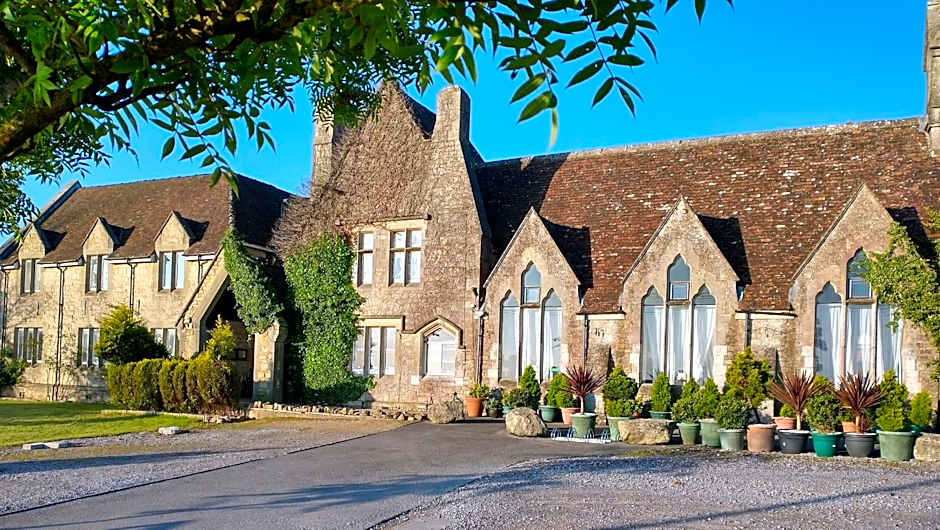 Schoolhouse Restaurant and Hotel