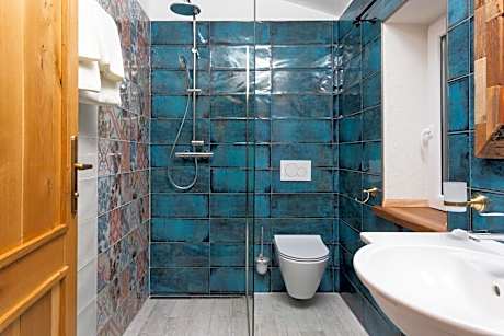 Twin Room with Bathroom