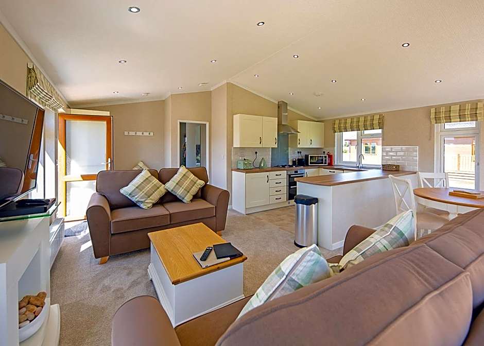 Athelington Hall Farm Lodges