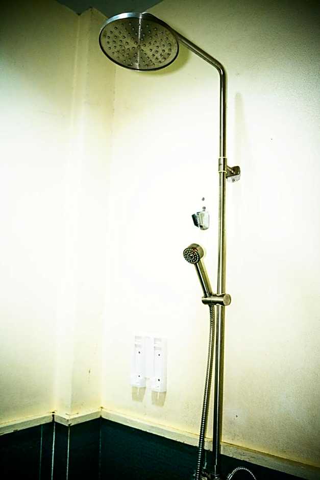 Hostel and Music Bar Bros