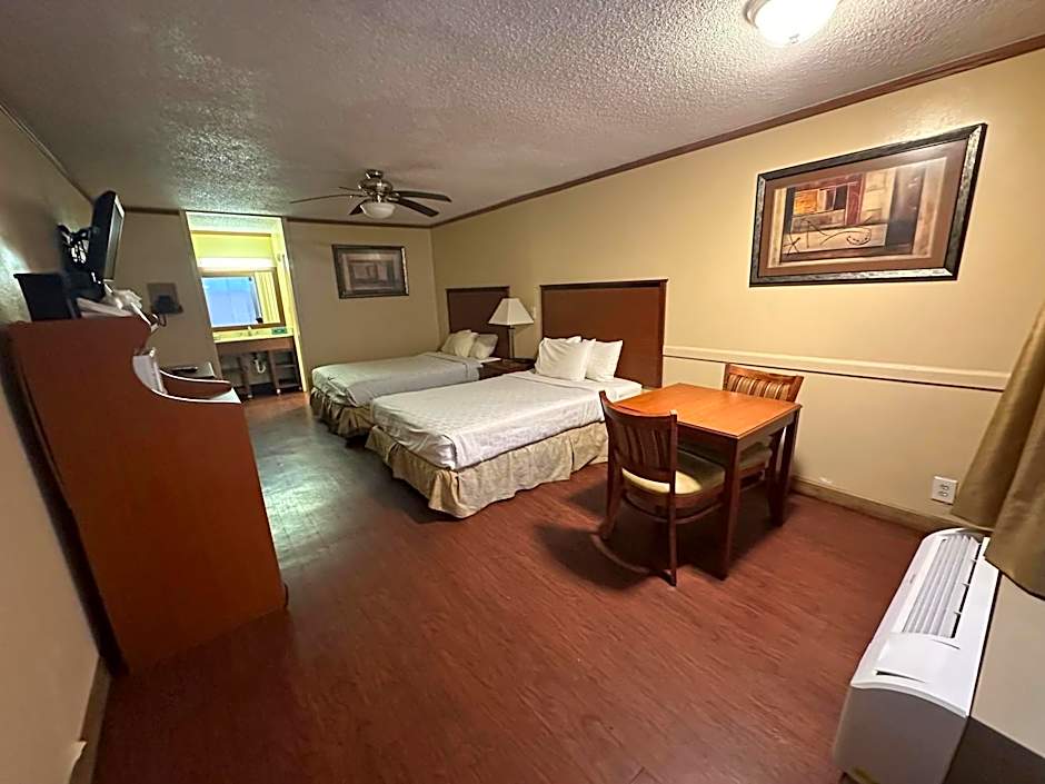 Hotel Red Rose by Townhouse Covington I-64