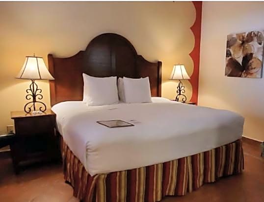Los Arboles Hotel