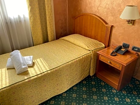 Economy Single Room