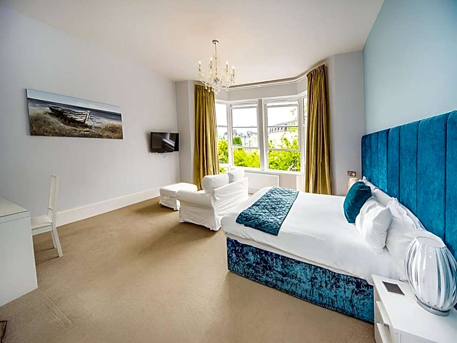 Crofton House Hotel