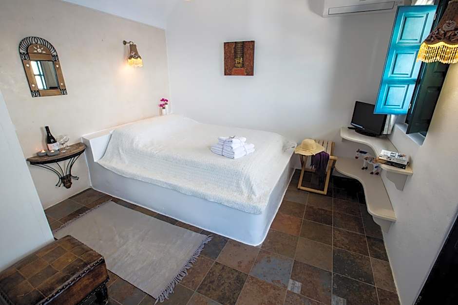 Afroessa Hotel by Caldera Houses