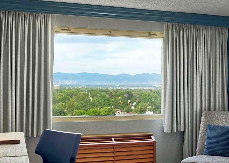 DoubleTree by Hilton Hotel Denver