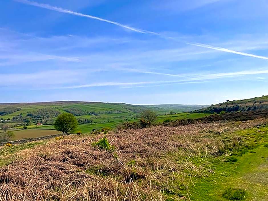 The Fox & Hounds Inn & Camping Pods