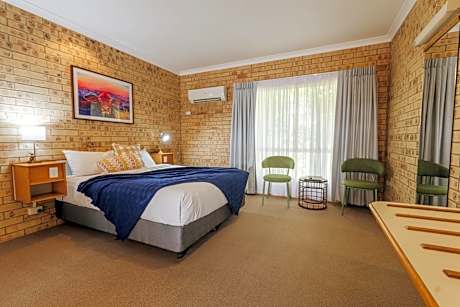 Mulga Country Motor Inn