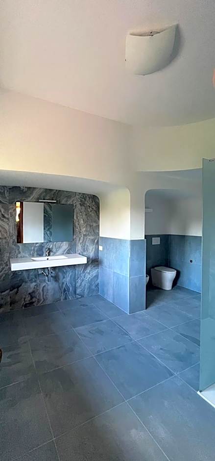 Bella Vita Guesthouse -parcheggio privato interno