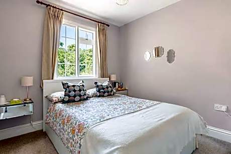 Standard Double Room with Shared Bathroom