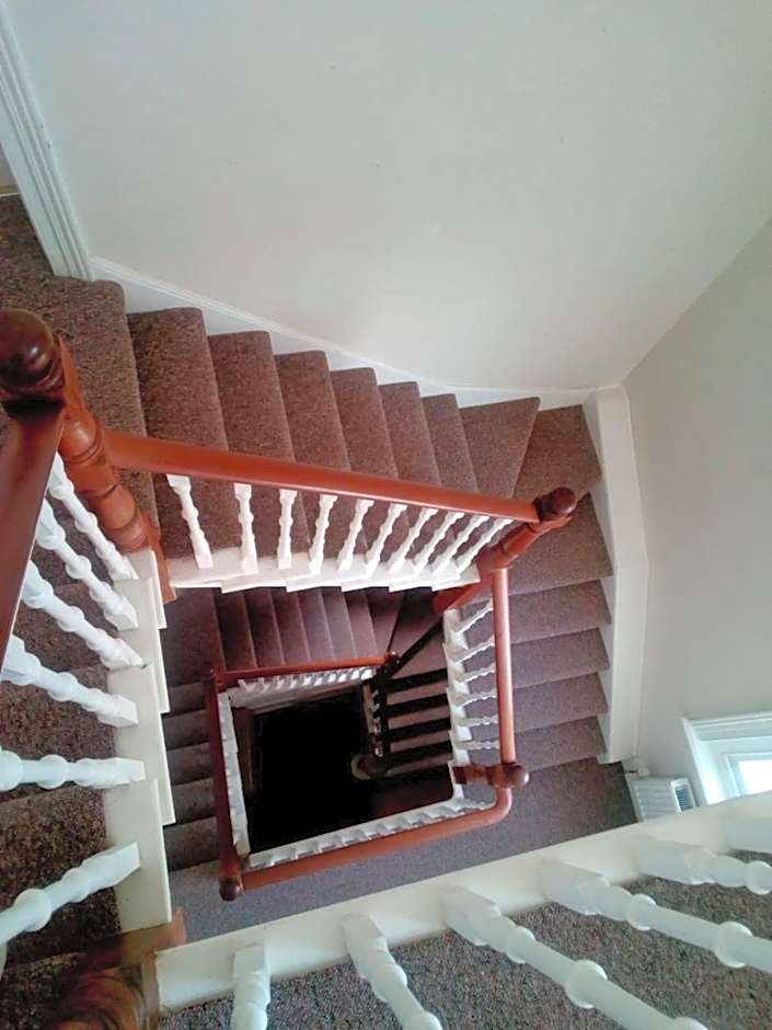 The Veteran Hotel & Bar