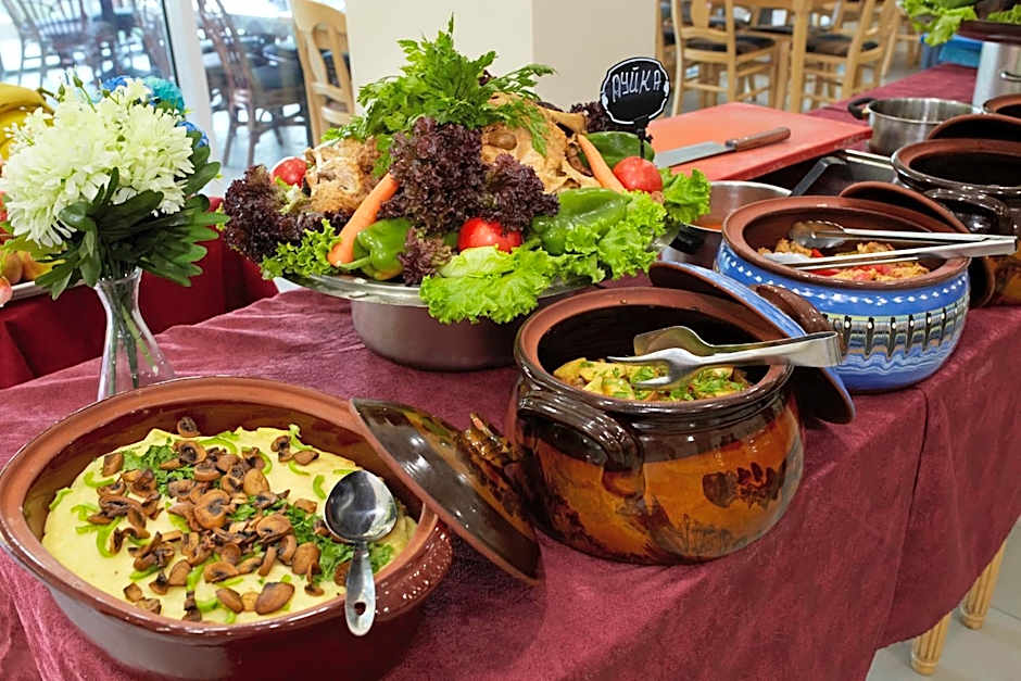 Grand Hotel Nirvana - All Inclusive & Free Beach Access