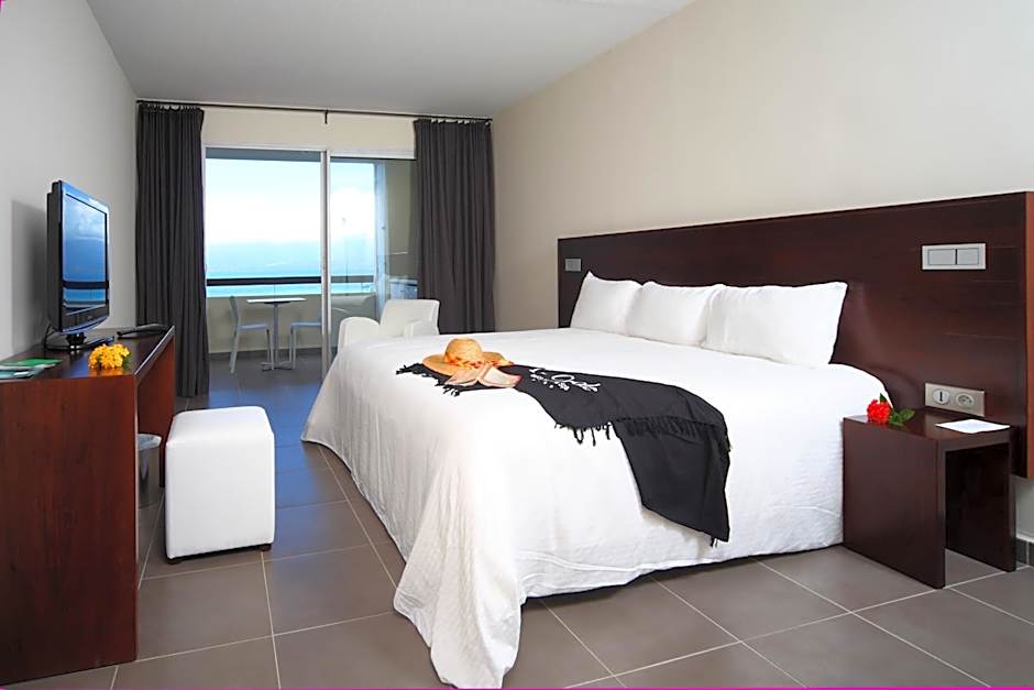 Mahogany Hotel Residence & Spa