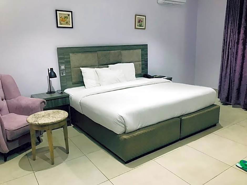 Eleventh House Hotel & Suites Ibadan