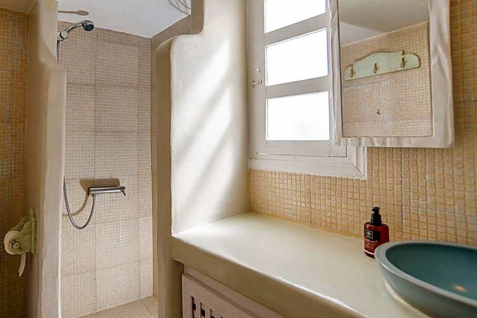 Blue Dolphins Apartments