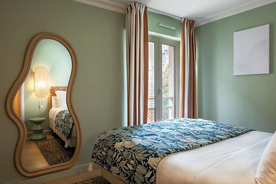 Royal Garden Champs Elysees