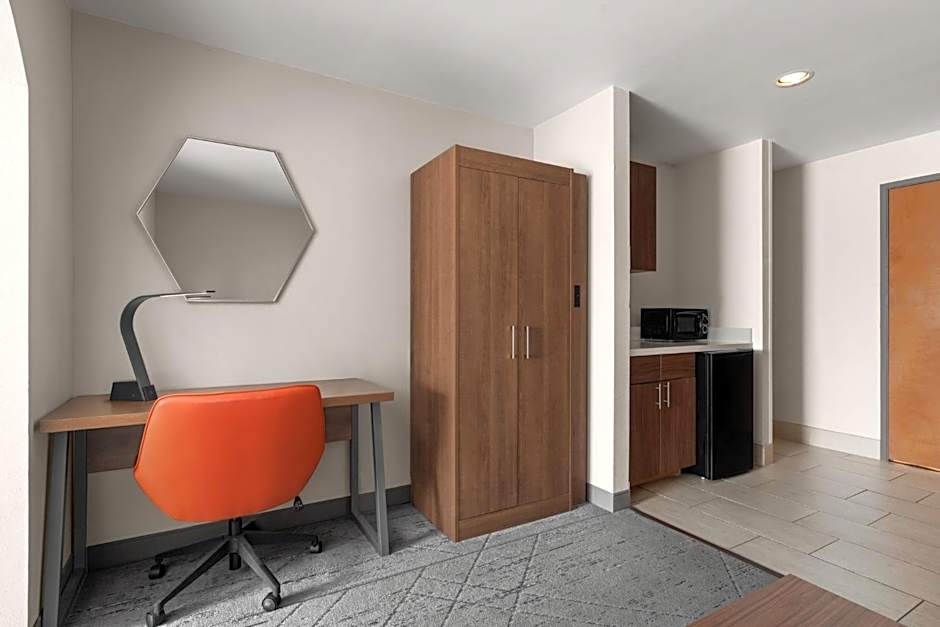 Holiday Inn Express & Suites Harrison By IHG