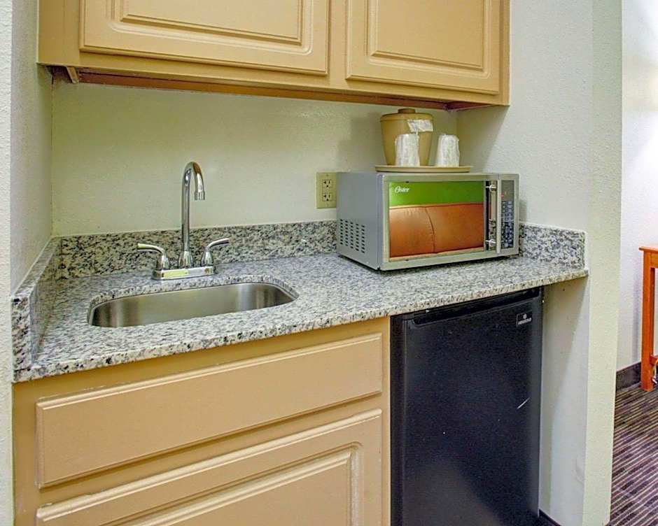 Garner Hotel Del Valle - Austin Southeast by IHG