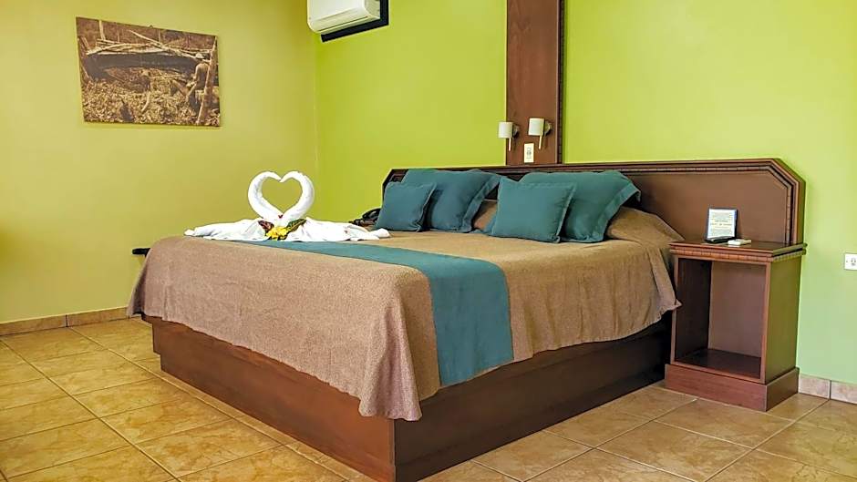 Volcano Lodge, Hotel & Thermal Experience
