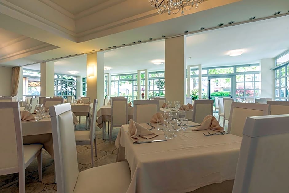 Hotel Athena