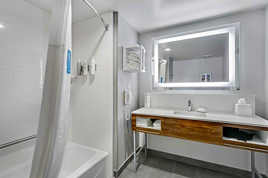 Hampton Inn By Hilton Houston-Pearland