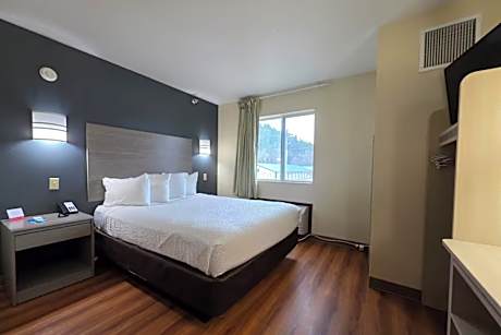 1 Queen Bed, Nonsmoking, Accessible