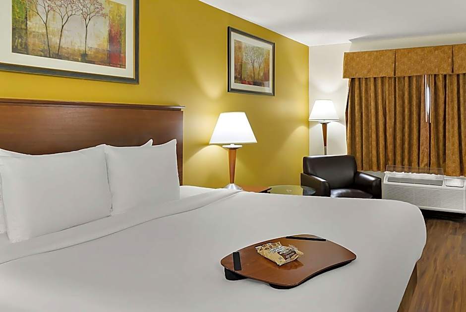 Best Western Lakewood Inn