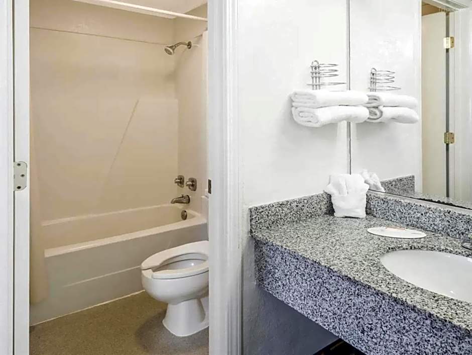 Hilliard Motor Lodge