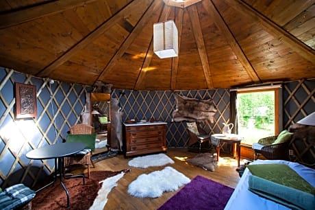 Private Yurt with Shared Bathroom