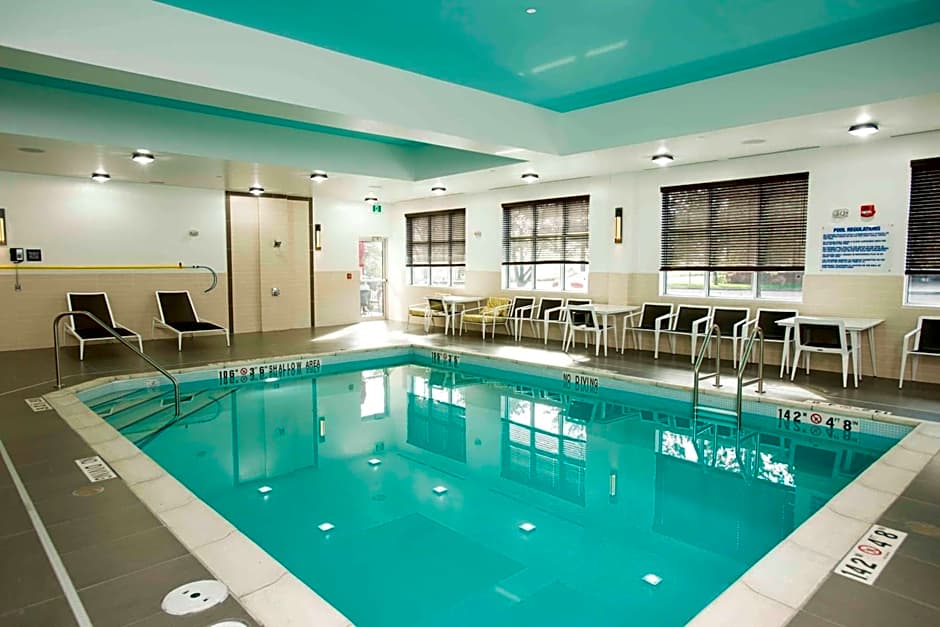 Hampton Inn By Hilton & Suites Thunder Bay, Ontario, Canada