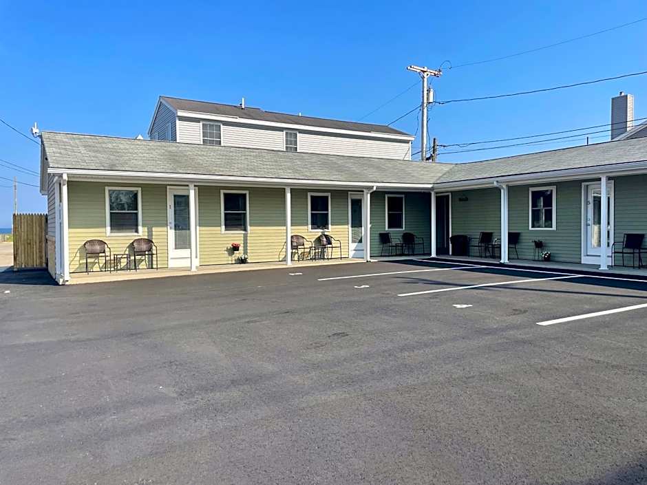 Moontide Motel, Apartments, and Cabins