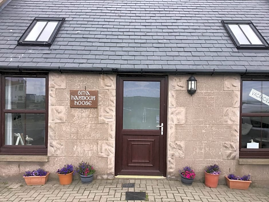 Sma Harbour Hoose