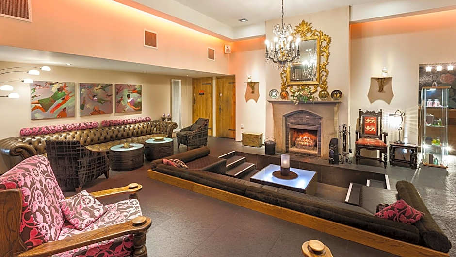 Glenskirlie Castle Hotel