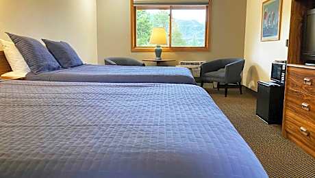 2 Queen Beds Mountain View Nonsmoking