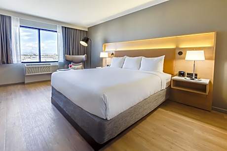 One-Bedroom King Suite with Sofa Bed - Non-Smoking