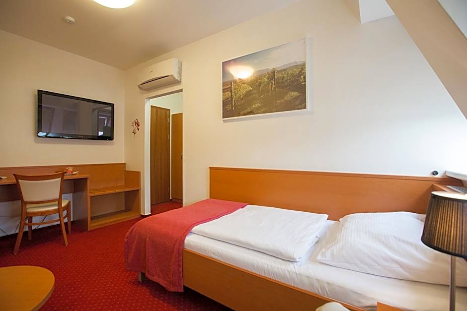 Wine Wellness Hotel Amande Hustopeče