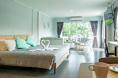Deluxe Suite with Sea View