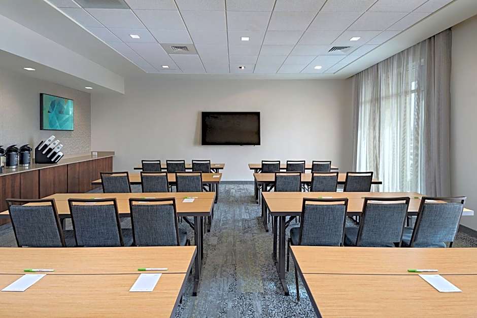 Courtyard by Marriott Jackson Madison