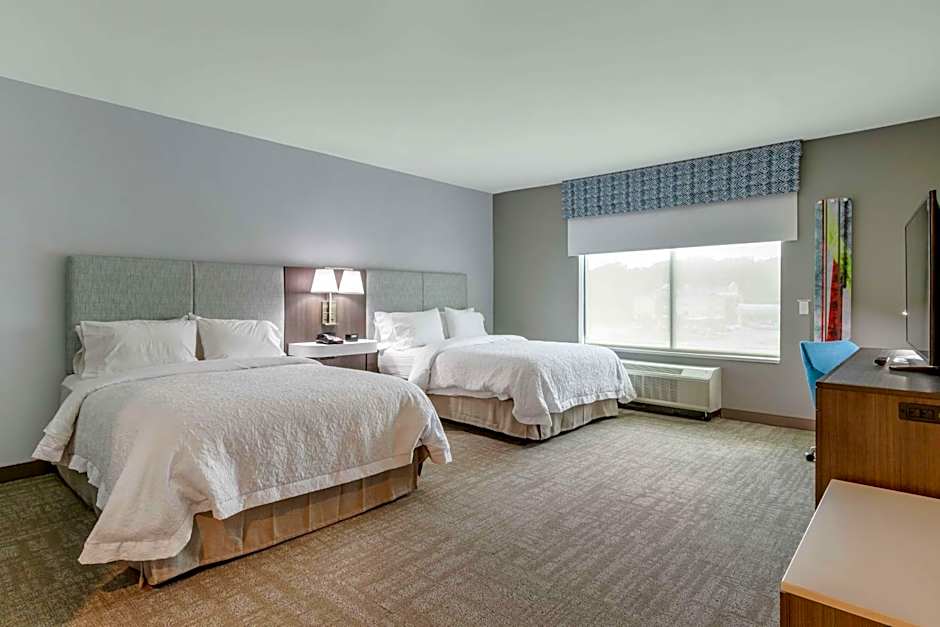 Photo 1 of 1 of 1 Queen Bed, Mobility Accessible, Bathtub