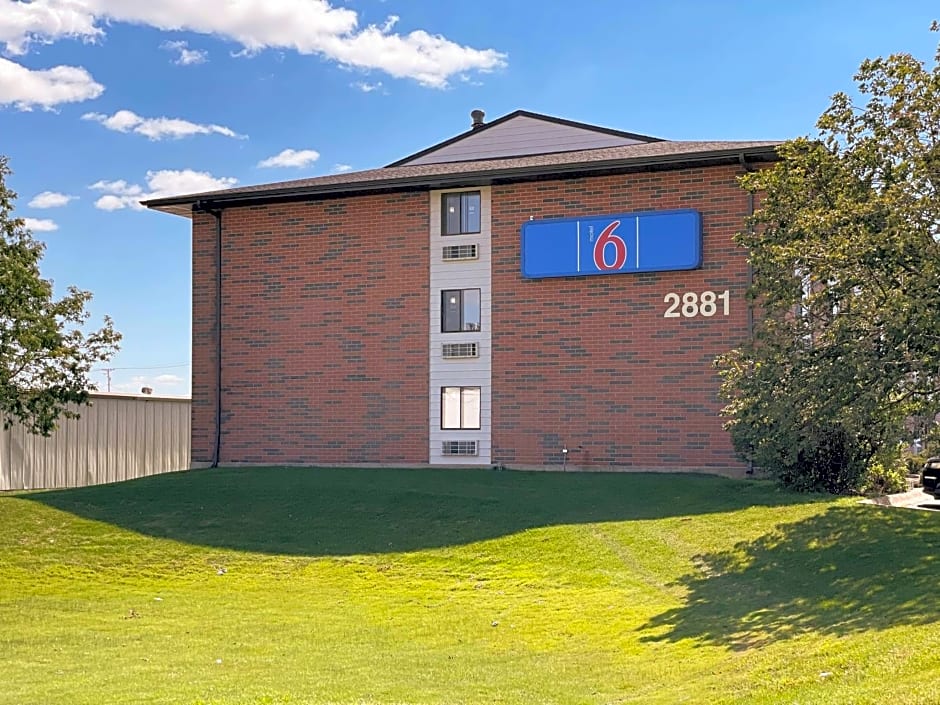 Motel 6 Elk Grove Village, IL - O'Hare