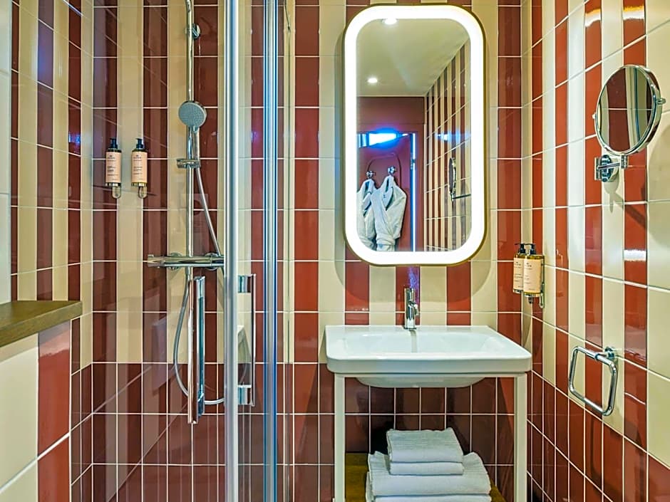 Mercure Paris Butte Montmartre Basilique