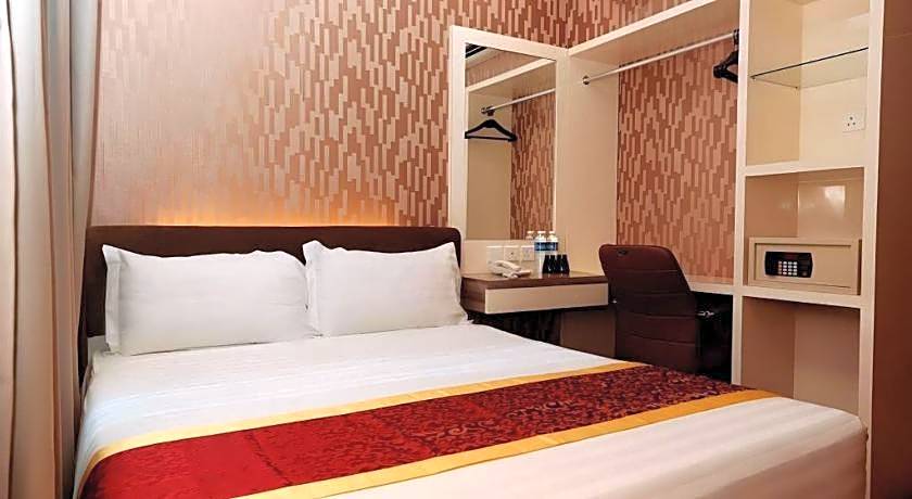 Golden Valley Hotel