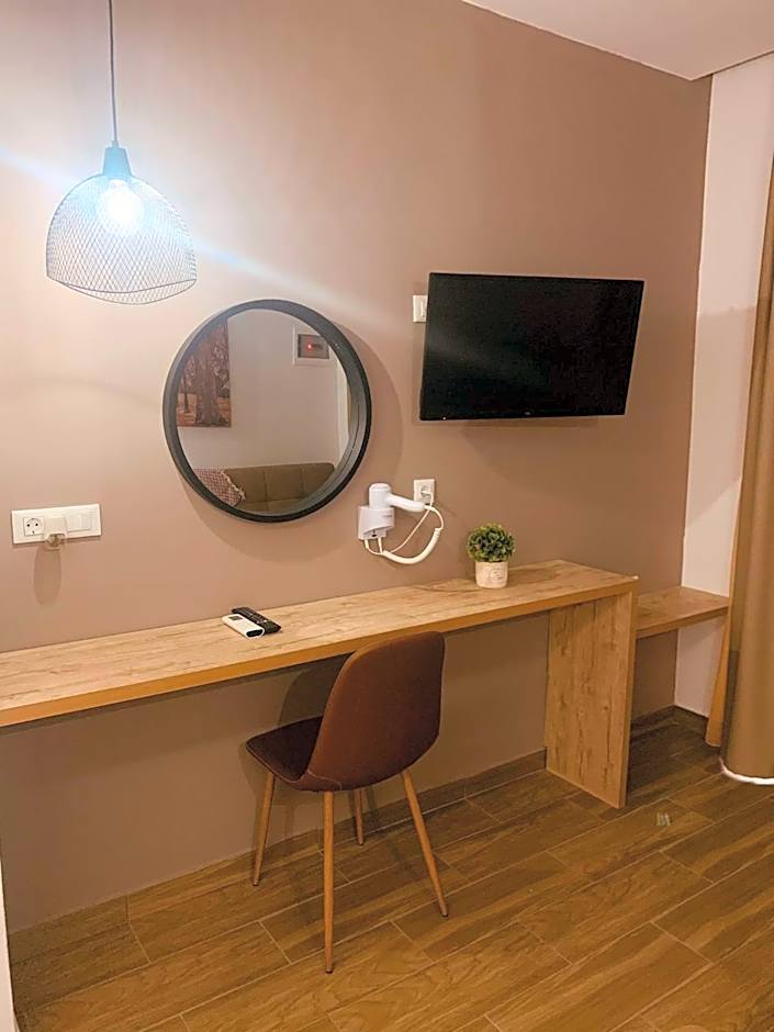 Peter's Place Studios & Suites