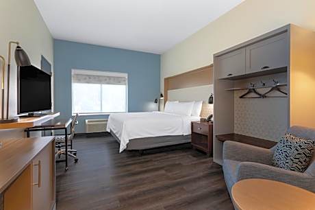 Standard King Room with Roll-In Shower - Communications Access