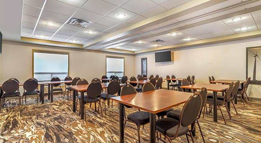 Best Western Plus Service Inn & Suites
