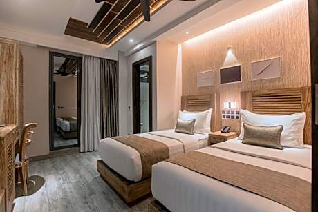 Deluxe Double or Twin with Ocean View and Balcony (Free Return Airport Transfer)