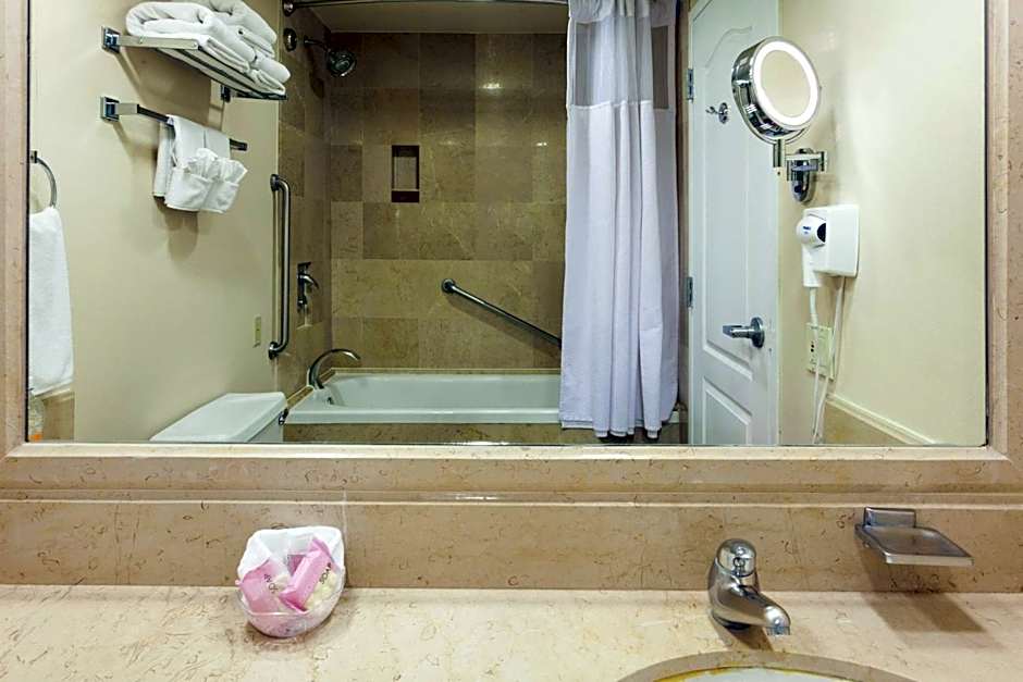 Best Western Plus Nuevo Laredo Inn & Suites