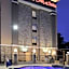 Hampton Inn By Hilton & Suites Dallas Market Center