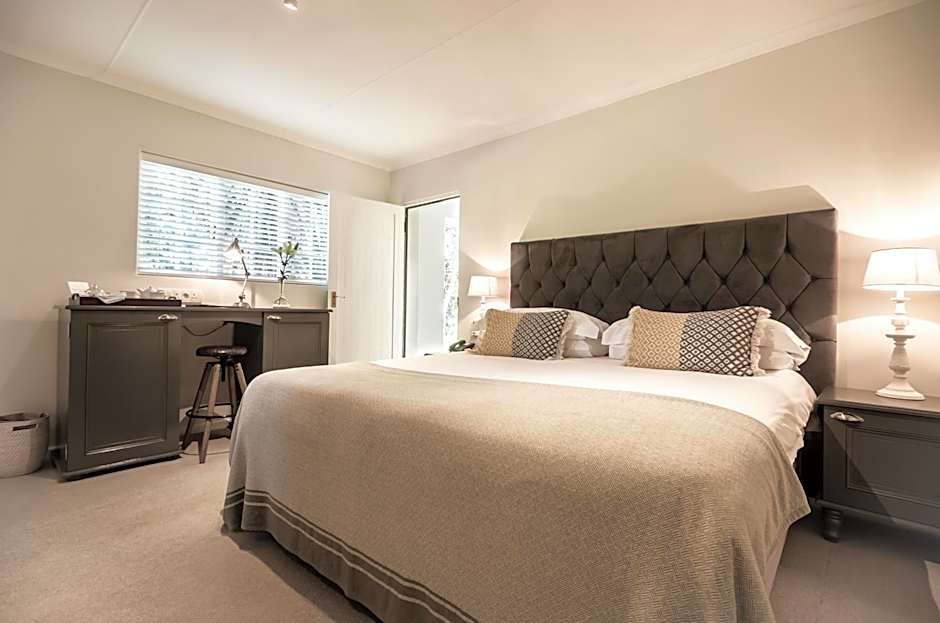 Hunters Country House